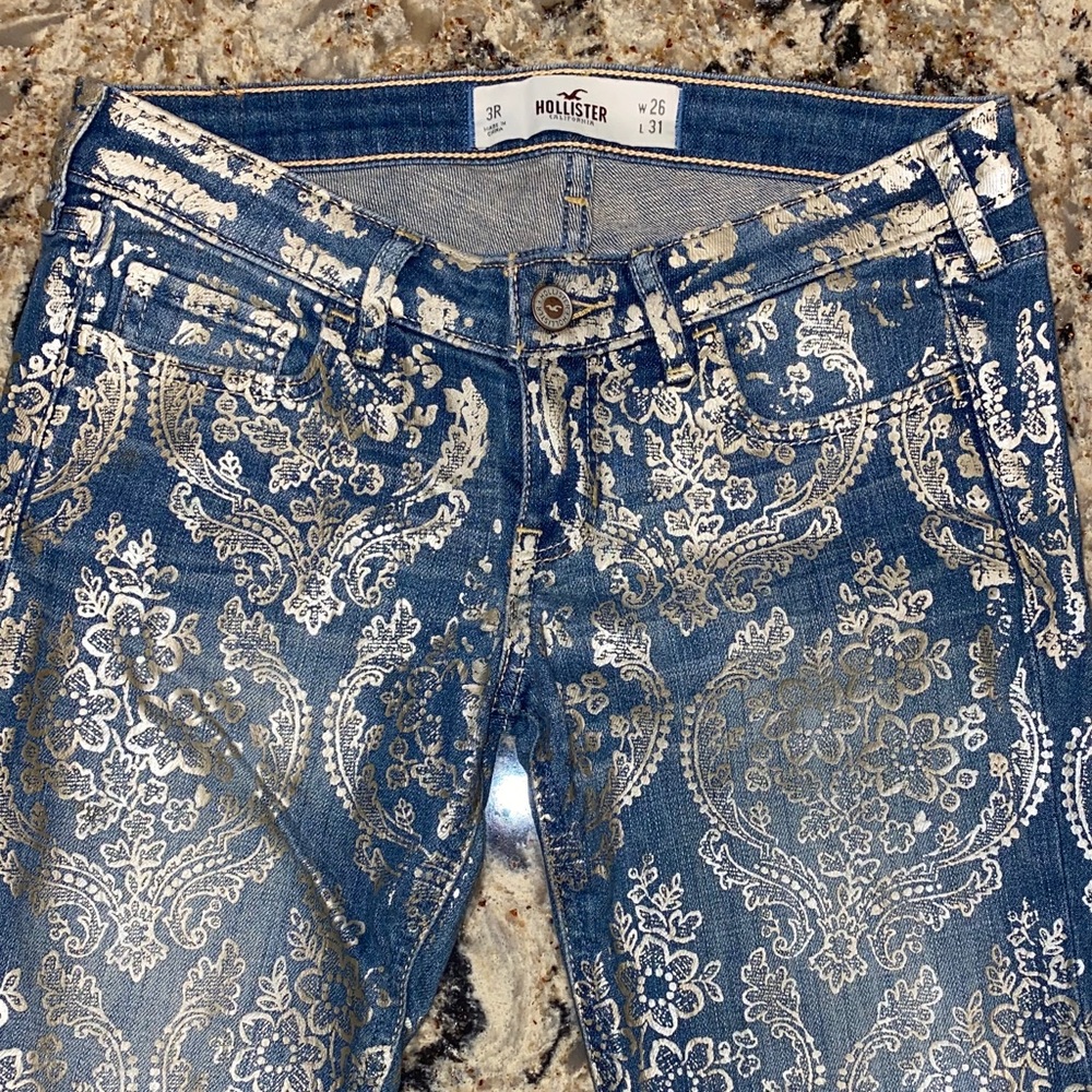 Hollister jeans with gold design